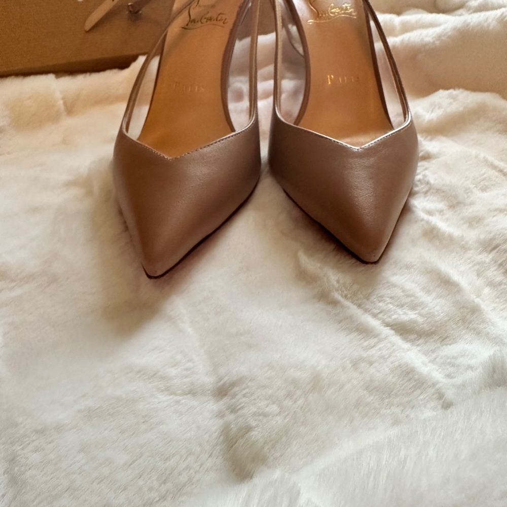 Christian Louboutin - Picture 5 of 6